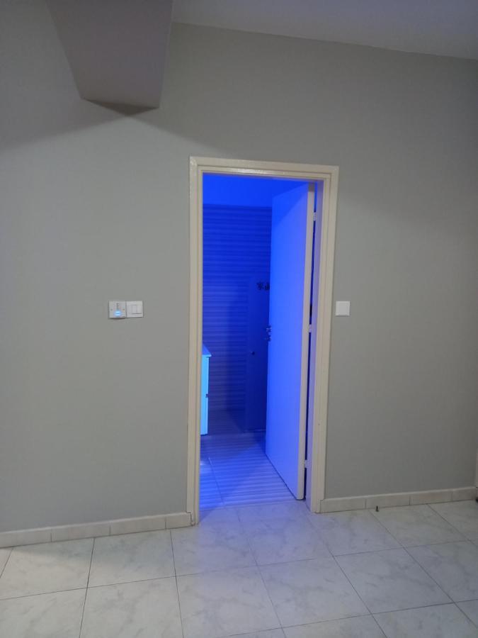 Old Town Studio Apartment Larnaca Exteriör bild