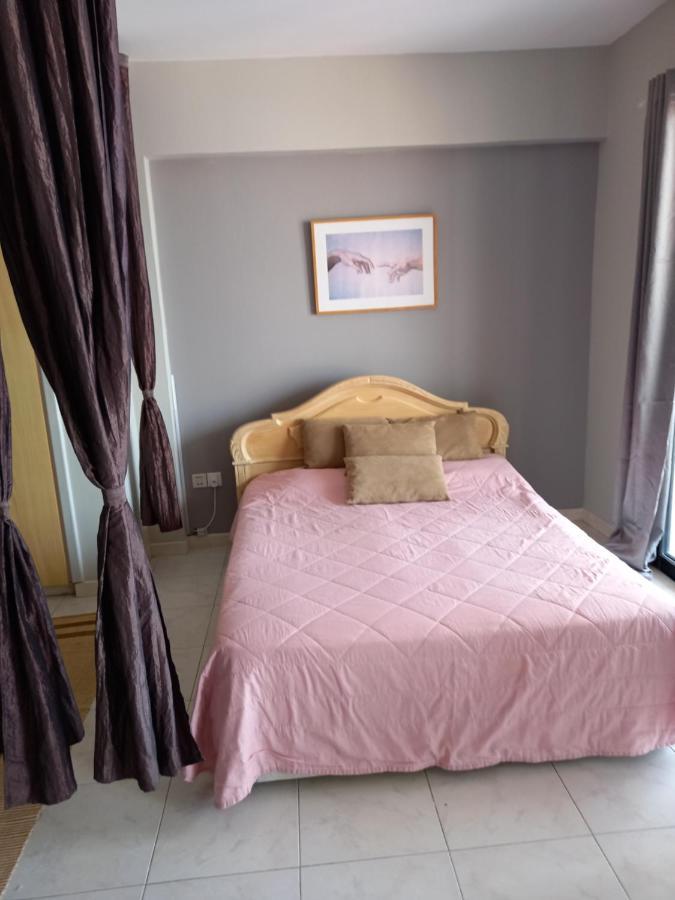 Old Town Studio Apartment Larnaca Exteriör bild